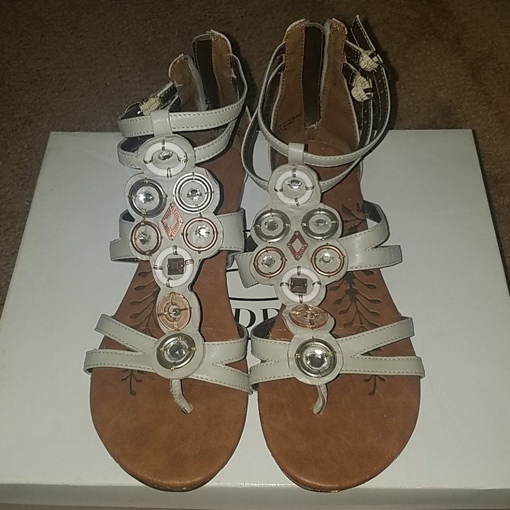 shoe - Picture 2 of 7